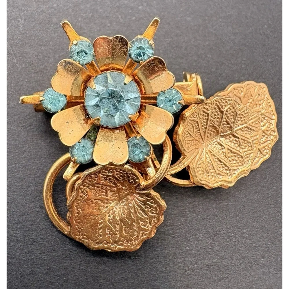 Vintage Gold Tone Blue Rhinestone Textured‎ Flower & Leaves Brooch Retro MCM